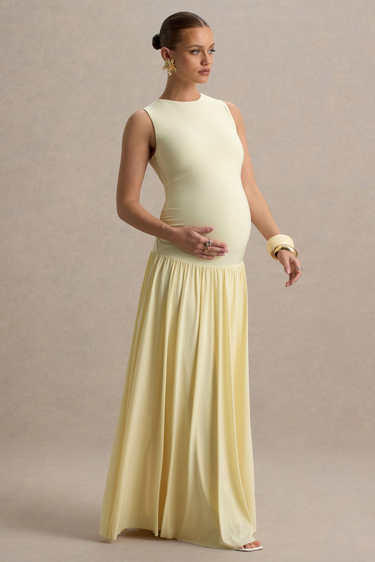 Outline | Lemon Crew-Neck Maternity Maxi Dress With Pleated Skirt